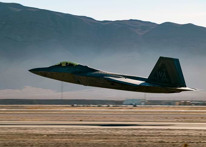 F22 taking off