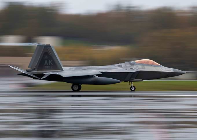 F22 taking off