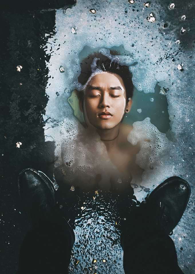 Face In Water