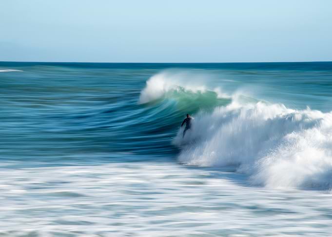 Surfer waves