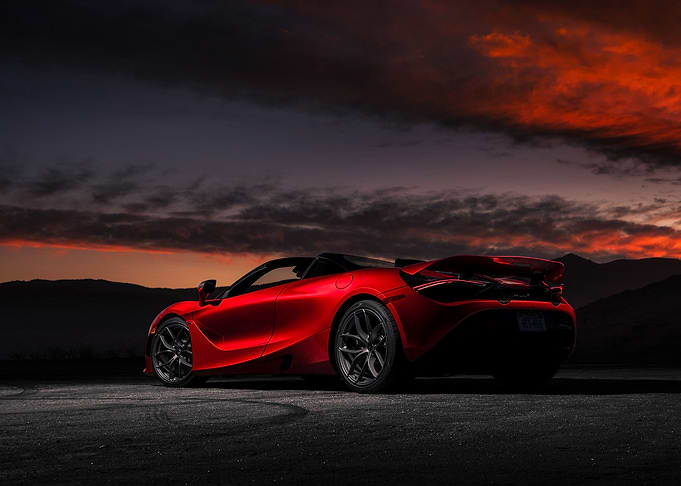Red McLaren 720S