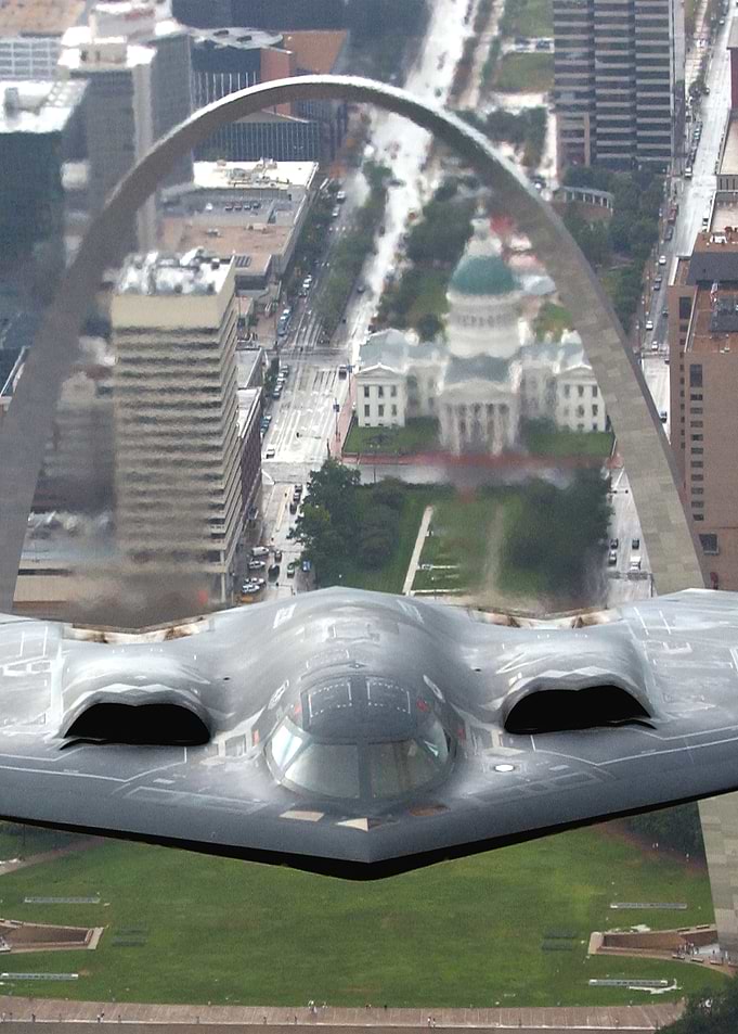 B2 over the St Louis Arch