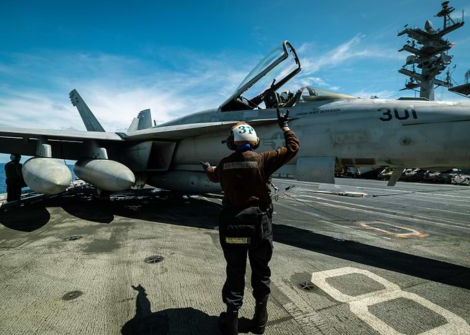 MILITARY 18 SUPER HORNET