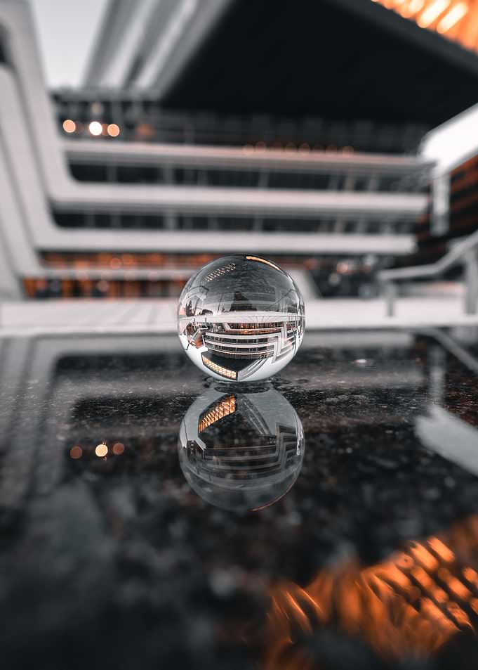 Lensball Reflection Vienna