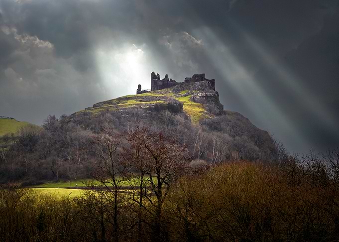 Carreg Cennen Castle