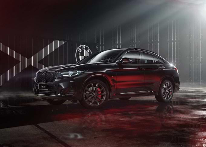 Black BMW X4 M sport 2022
