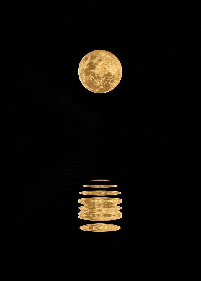 The moon and its reflectio