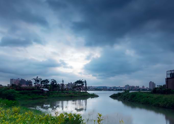 pond scenery