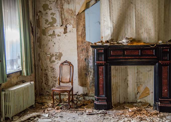 Alone in the rubbles