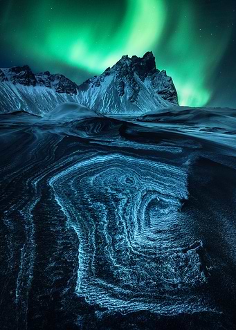 Aurora above Vestrahorn