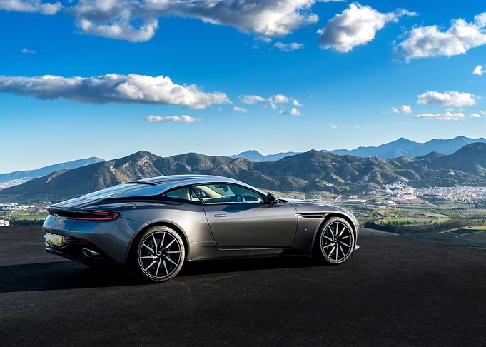 Aston Martin DB11