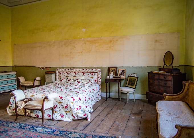 The Queens room