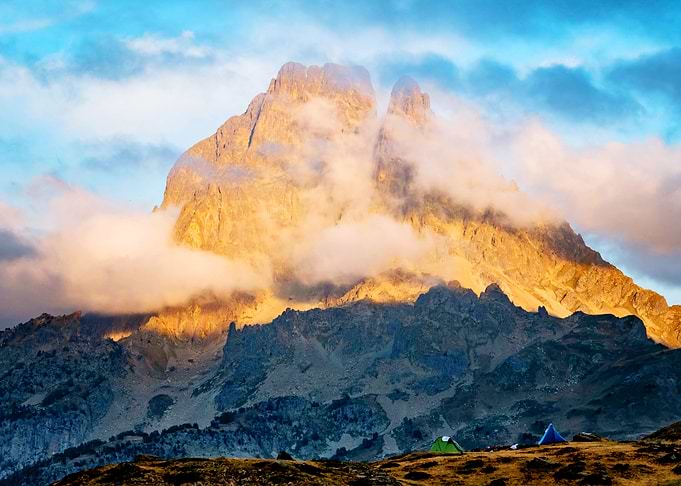MOUNTAIN
