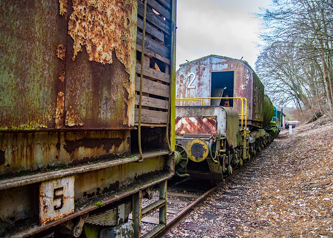 Car and locomotive