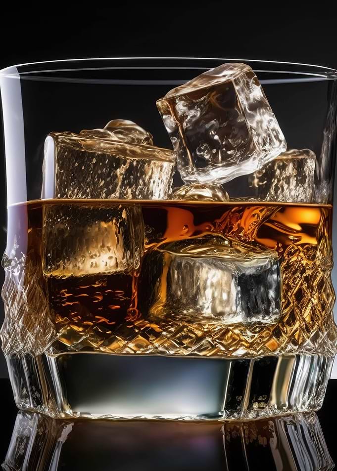 Whiskey tumbler clos up