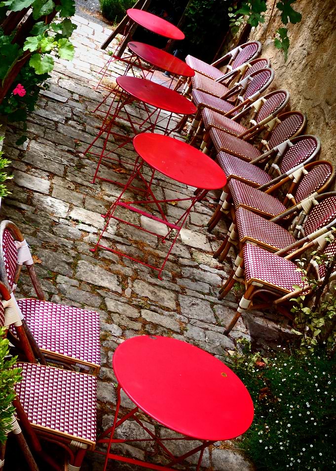 Cafe study in Red