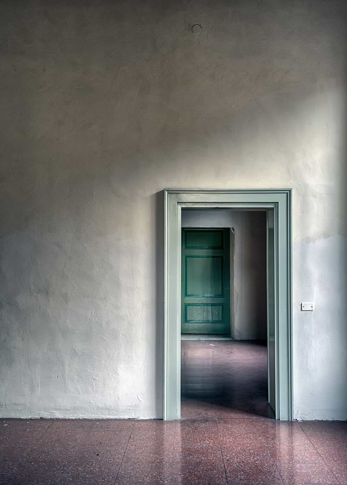 The beauty of emptiness