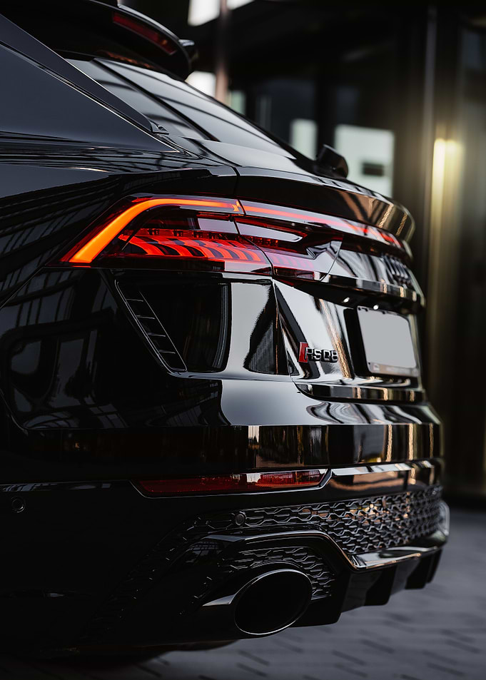 Audi RSQ8 V6