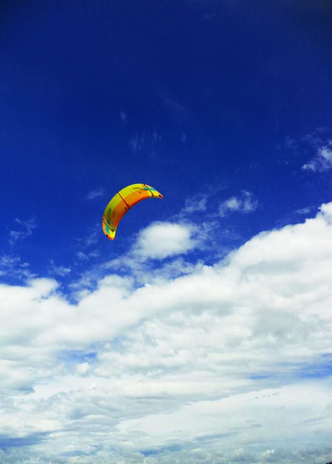 Kite Surf Yellow 01