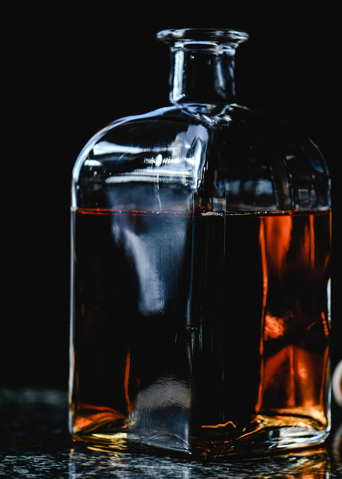 Whiskey decanter