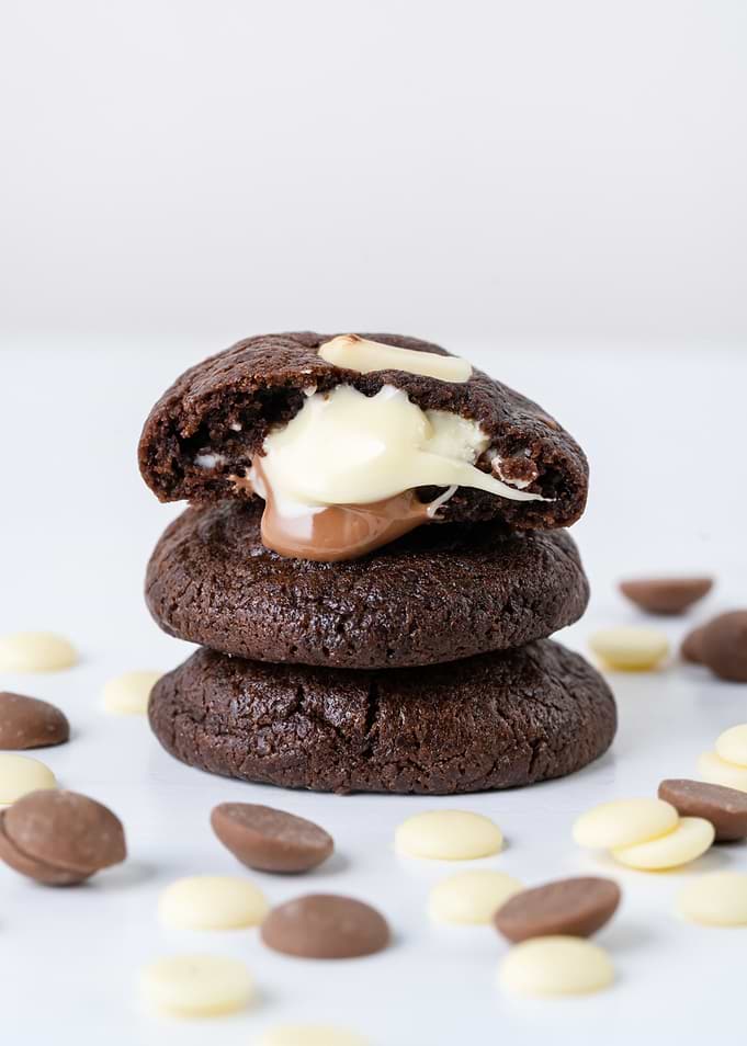 Chocolate macaroons