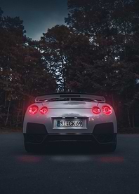 Nissan GTR back