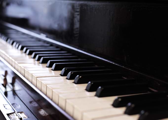 Piano keyboard aged narrow
