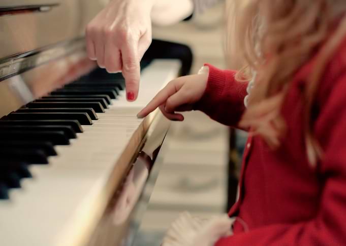 Piano lesson ang keyboard