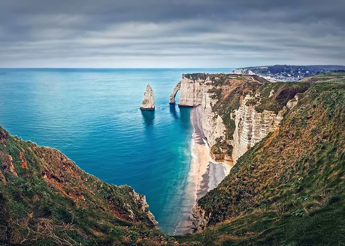 Aiguille of Etretat pano
