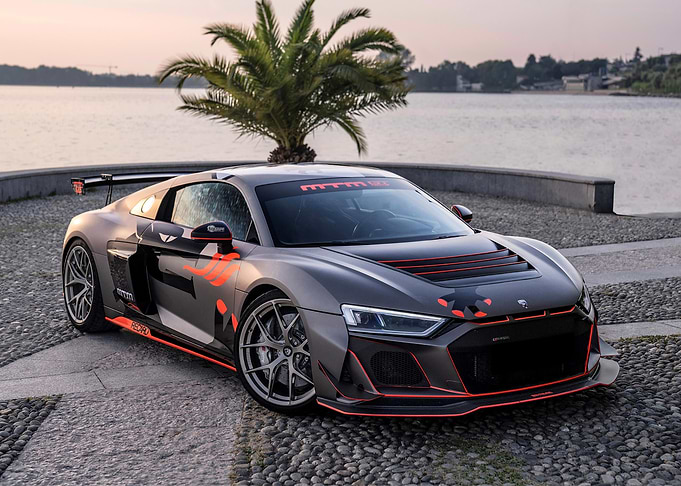 Audi R8 v10 Racing Car