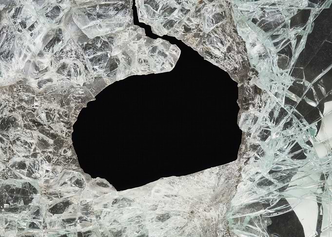 Glass window white hole da