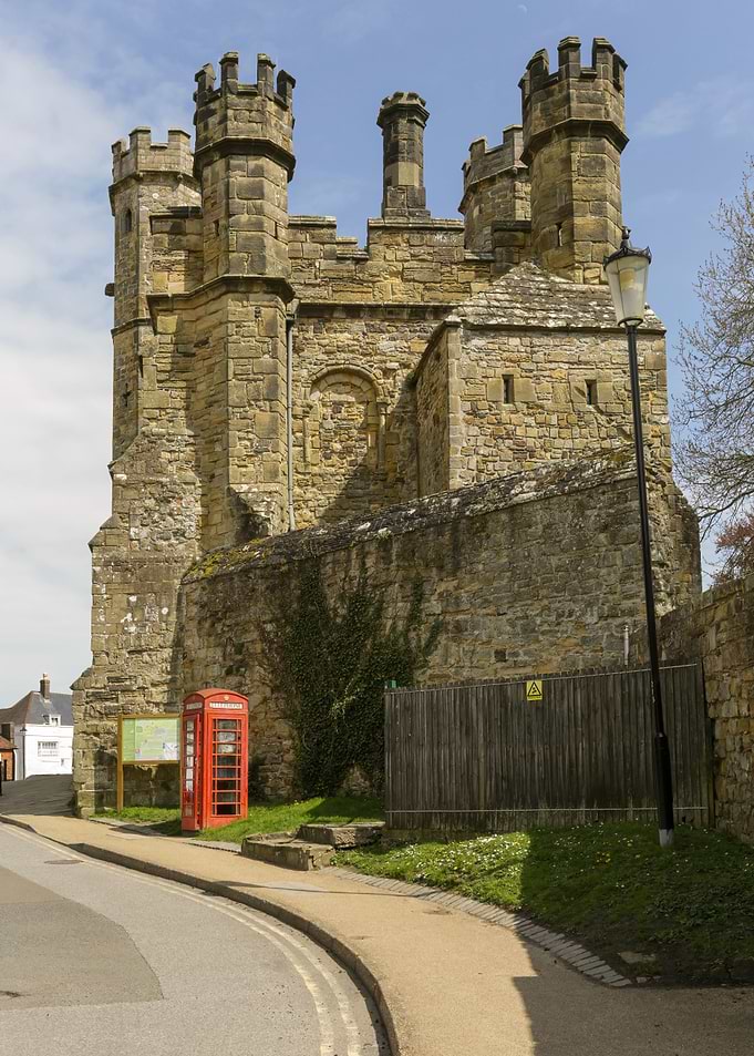 Battle Abbey telephone box