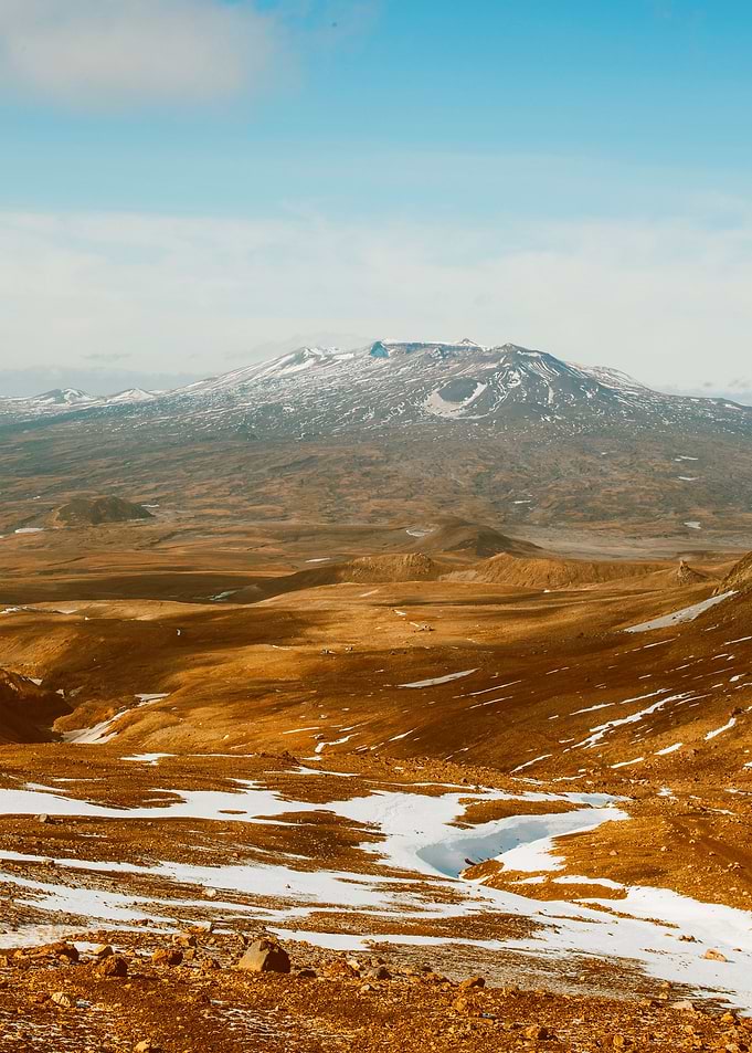 MOUNTAIN