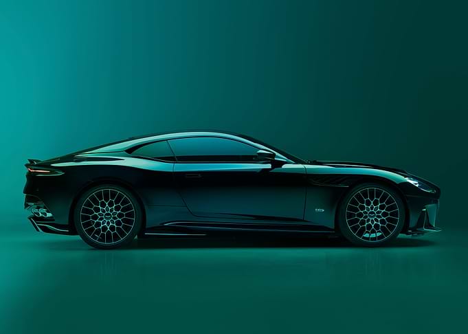 Aston martin dbs 770