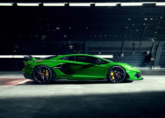 Lamborghini Aventador SVJ