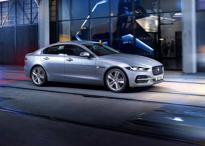 Jaguar xe d180 hse