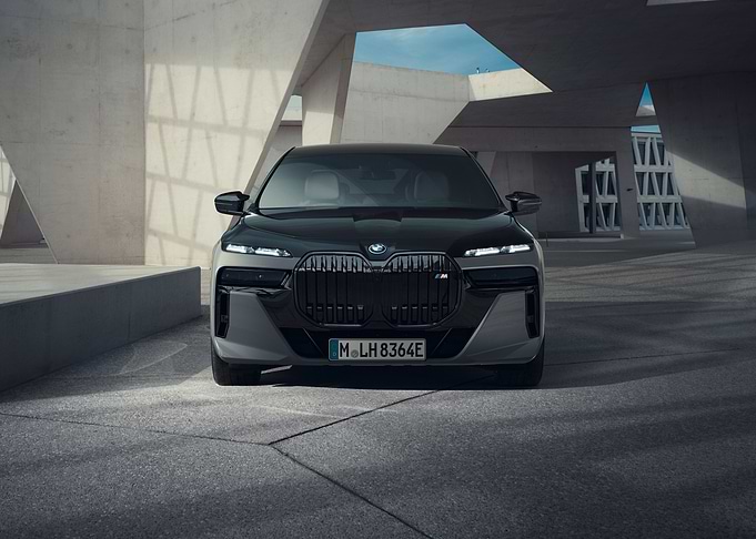 bmw m760e xdrive