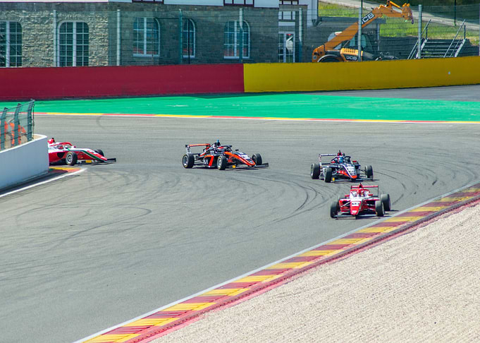 F4 race