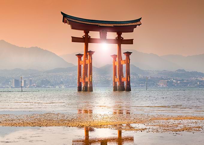 torii gate of Itsukushima