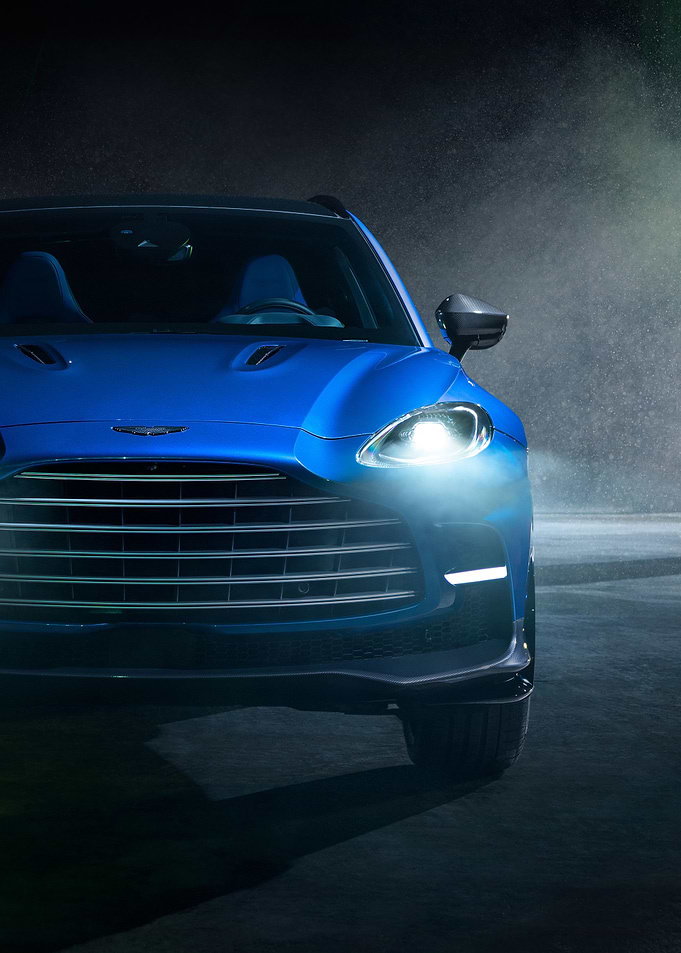 Aston Martin DBX 707