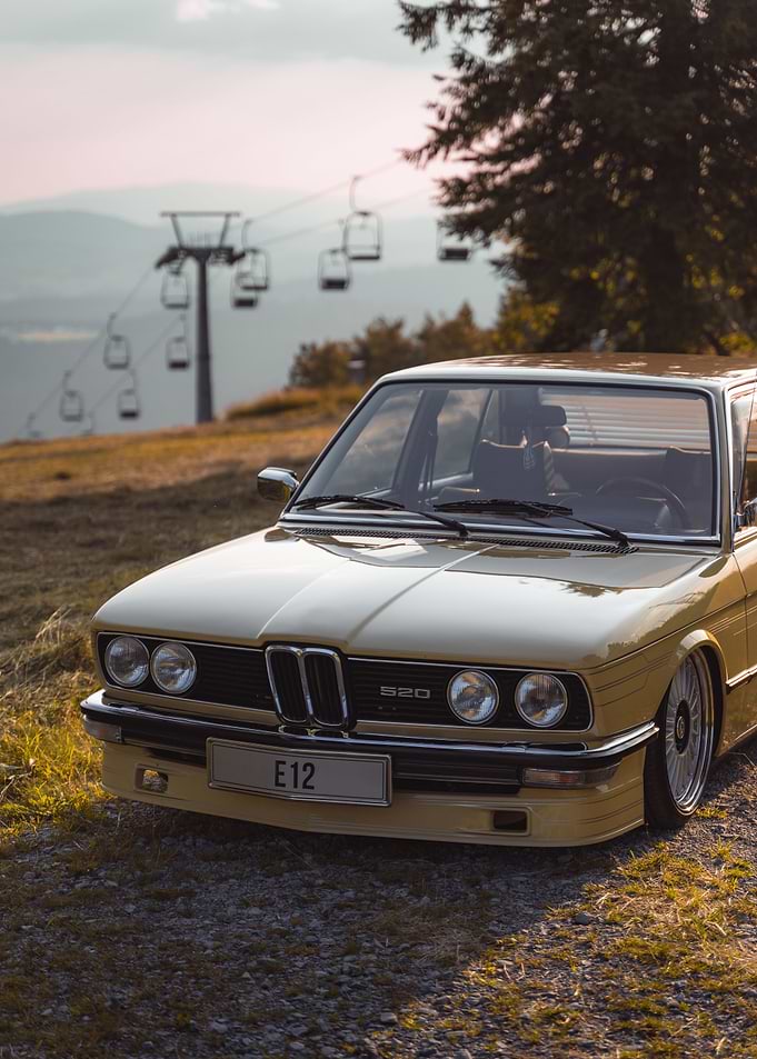 BMW E12 Sunset