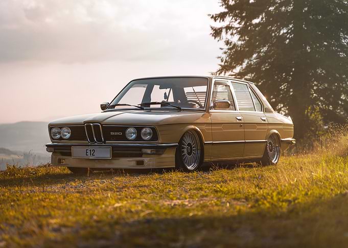 BMW E12 Sunset