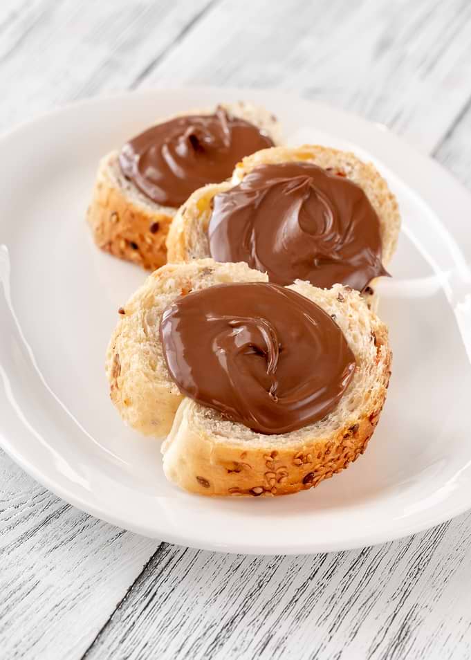 Bread with chocolate paste