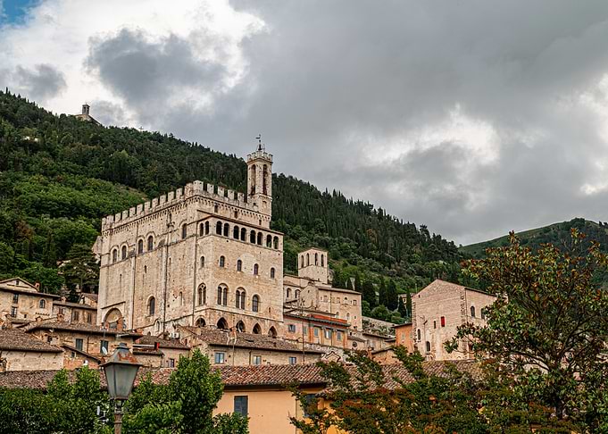 Gubbio corners