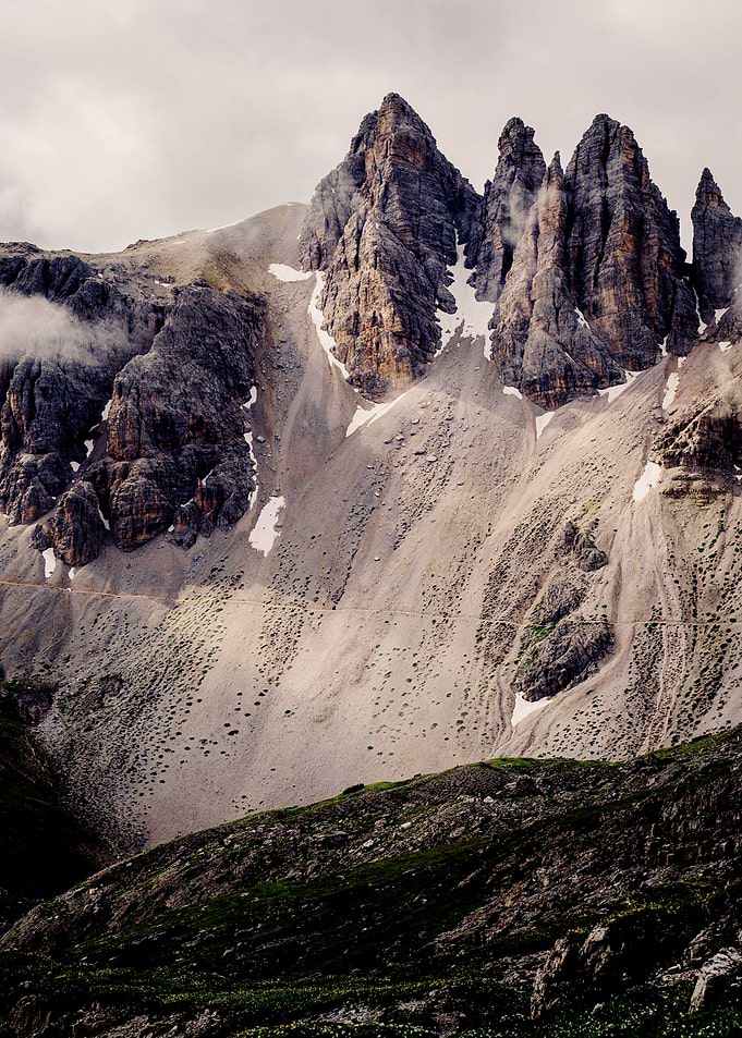 MOUNTAIN
