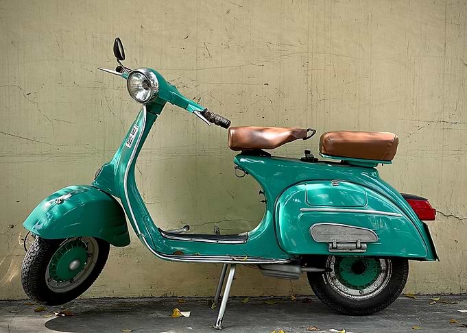 Vespa Scooter 07