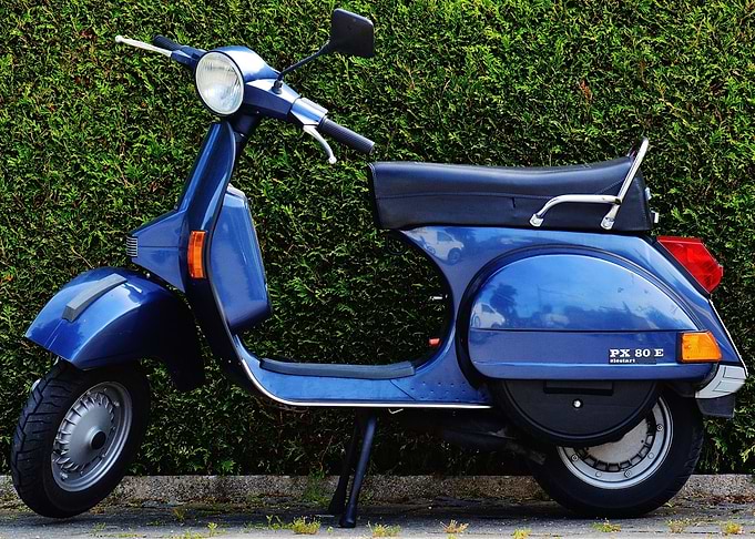 Vespa Scooter 08