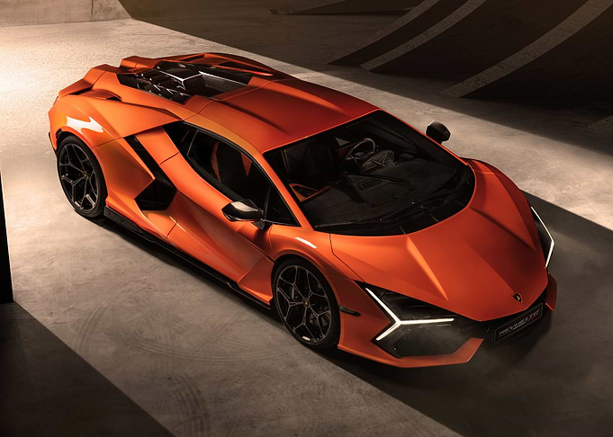 Lamborghini Revuelto