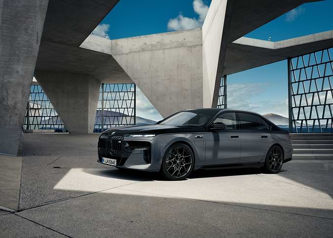BMW M760e