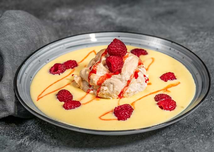 Floating island dessert